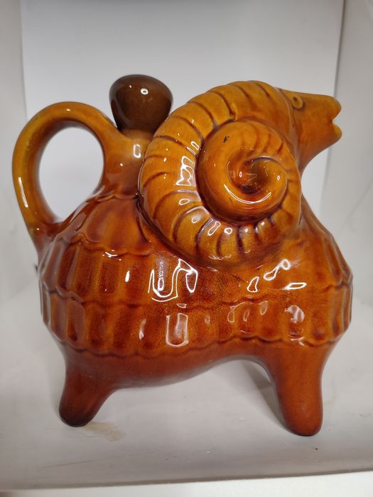 Штоф-графин Баран , Васильківська майоліка.