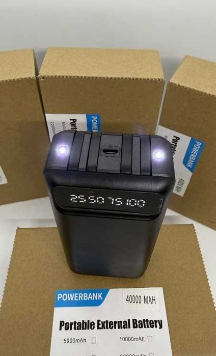 Павер банк  з кабелями на 40000 mAh з ліхтариком Pawer bank