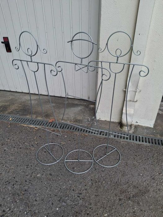 Expositores 1 adulto e 3 criança