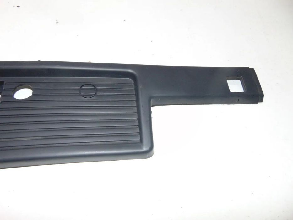 BMW E30 friso/placa matrícula