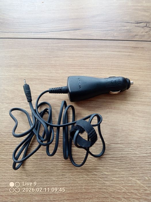 Ładwarka samochodowa  Nokia, cienki wtyk, oryginał