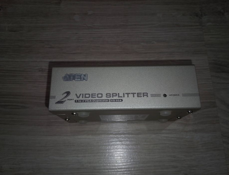 Aten video splitter