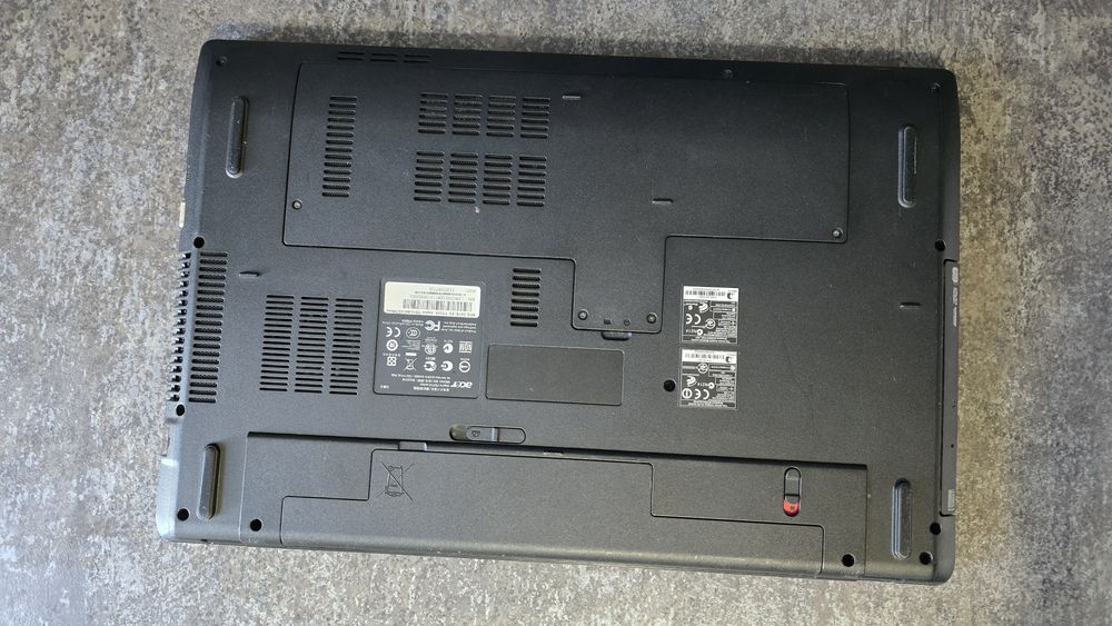 ACER Aspire 7551g uszkodzony