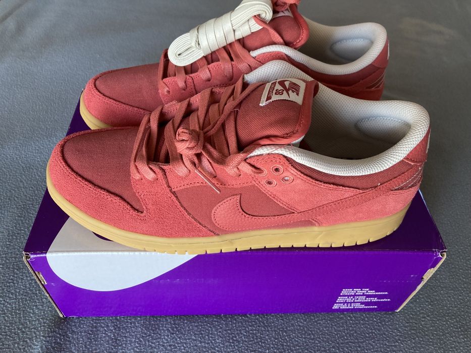 Nike SB Dunk Low Adobe