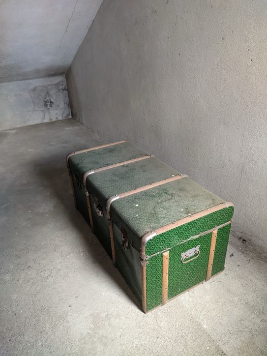 Arca de madeira com trincos