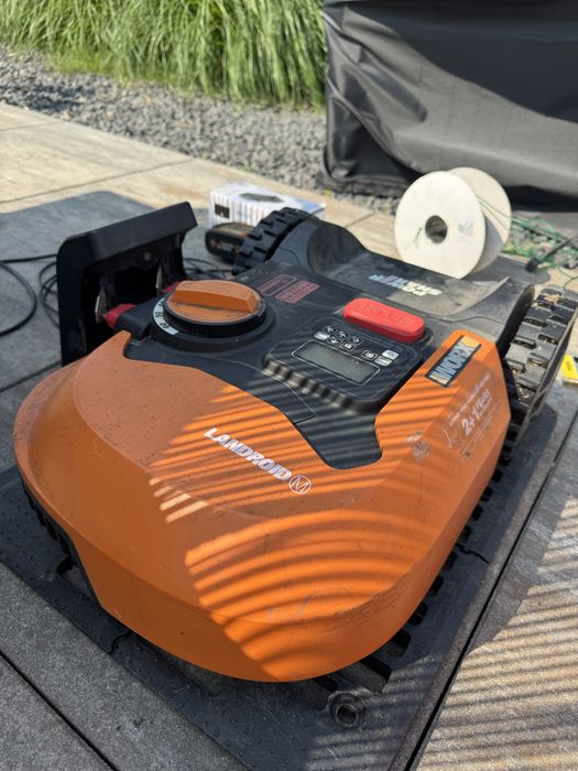 Worx Landroid WR148E.