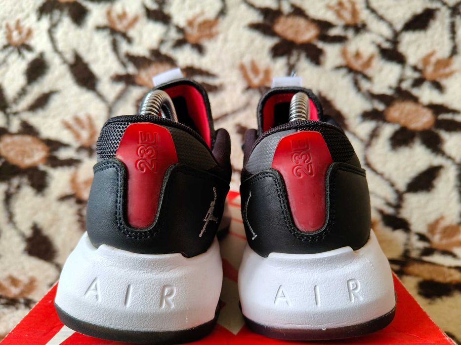 Mega sportowe młodzieżowe buty Jordan Air 200E r.40 świetny stan