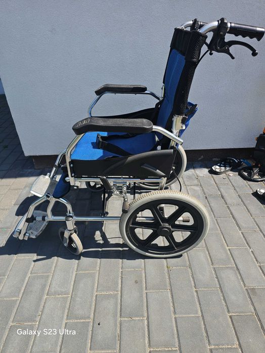 Wózek inwalidzki lekki