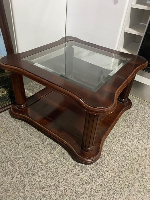 Mesa de Centro Clássica em Madeira e Vidro