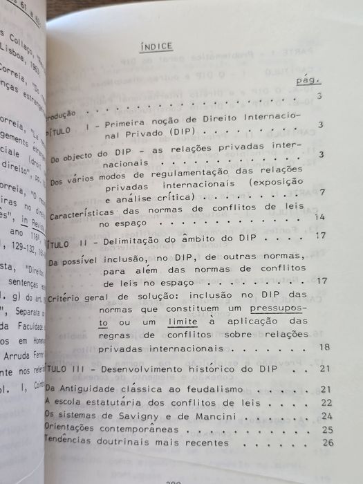 Livros jurídicos / Direito/ 1 = 5€ / 10 = 40€