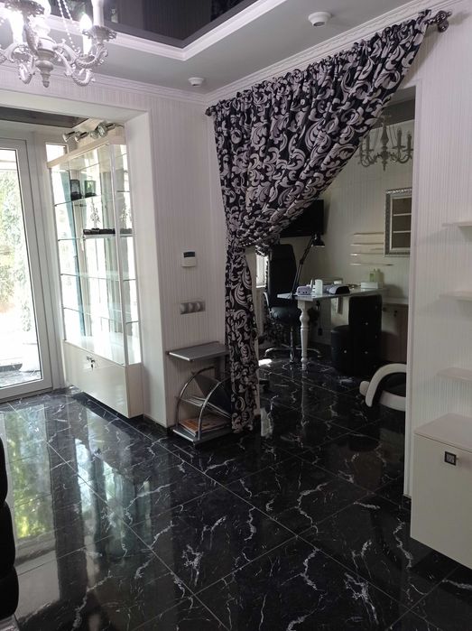 Оренда салону краси