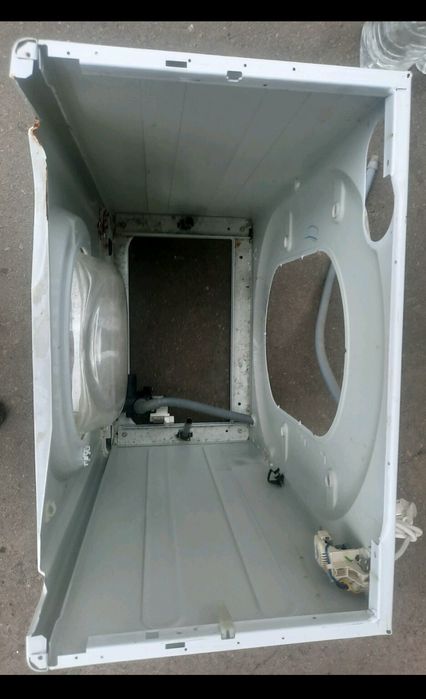 Корпус стиральной Indesit