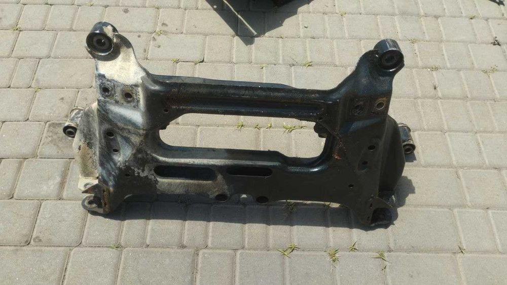 Балка передней подвески Nissan X-TRAIL T-30 2002-2006