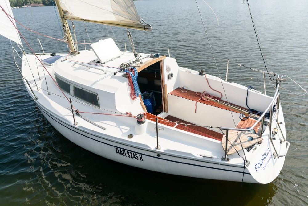 Продам парусно-моторную яхту Jeanneau Poker 27