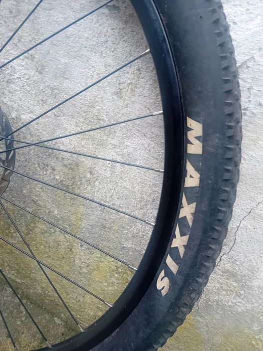 Roda da frente 29 completa