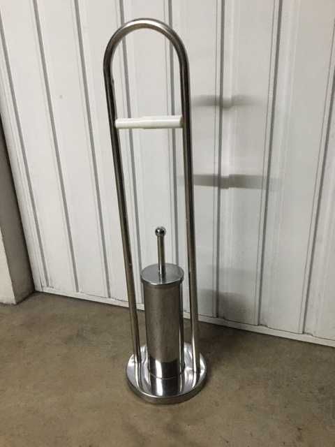 Piaçaba com porta-rolos cromado