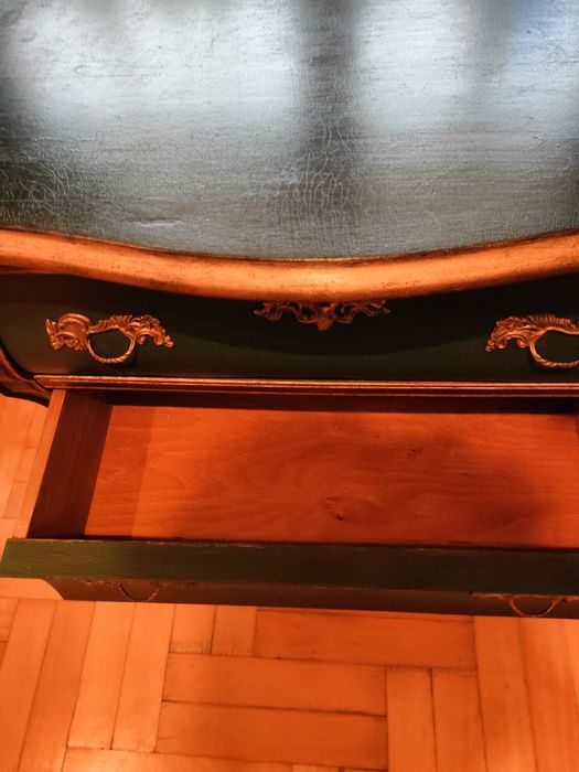 Komoda ręcznie malowana zielona.