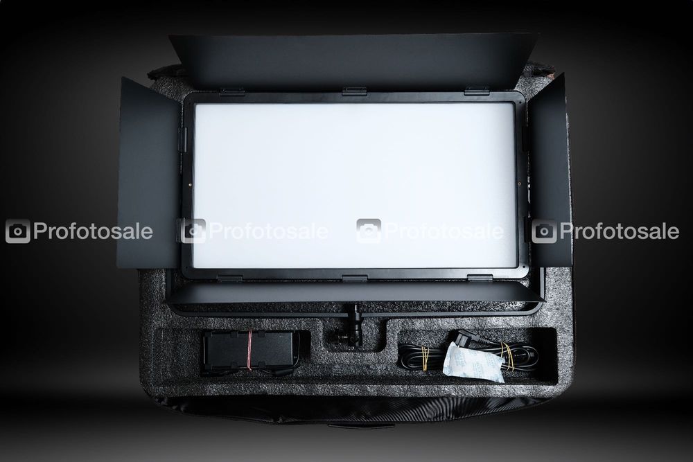Світло LED панель SWIT CL-120D