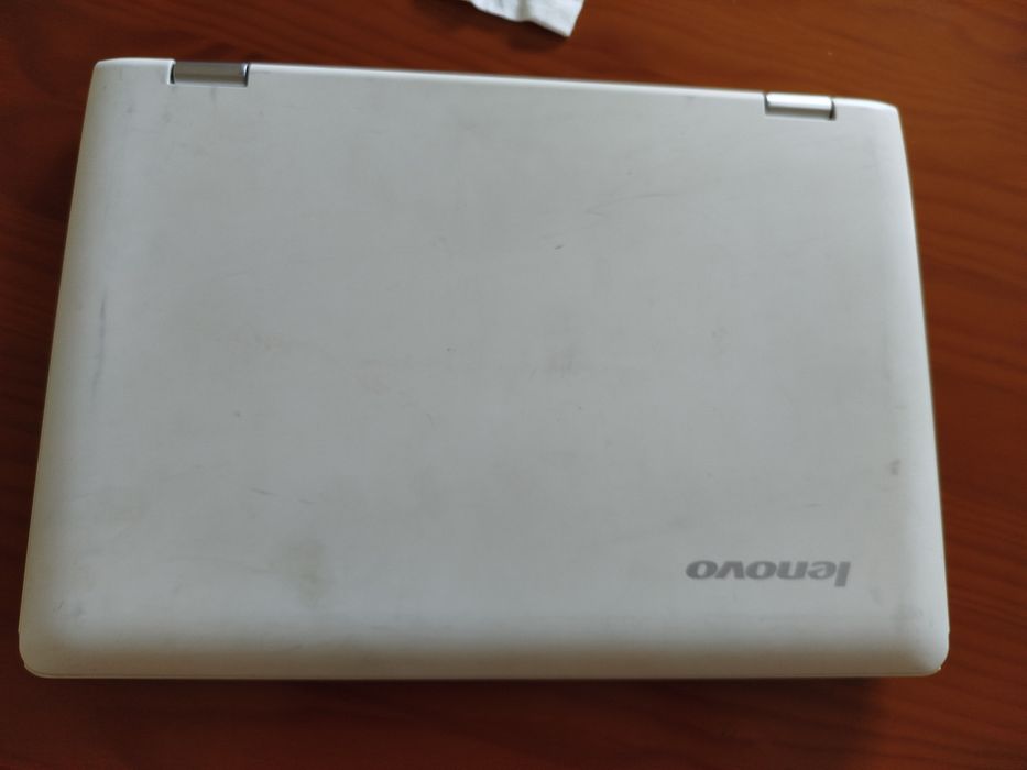 Vendo Portátil Lenovo Yoga 300-11BR