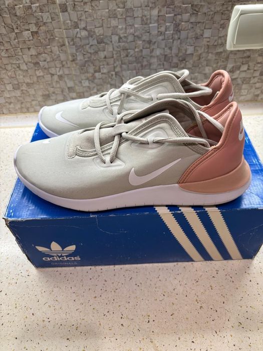 Кросівки Nike жіночі рр39 оригінал