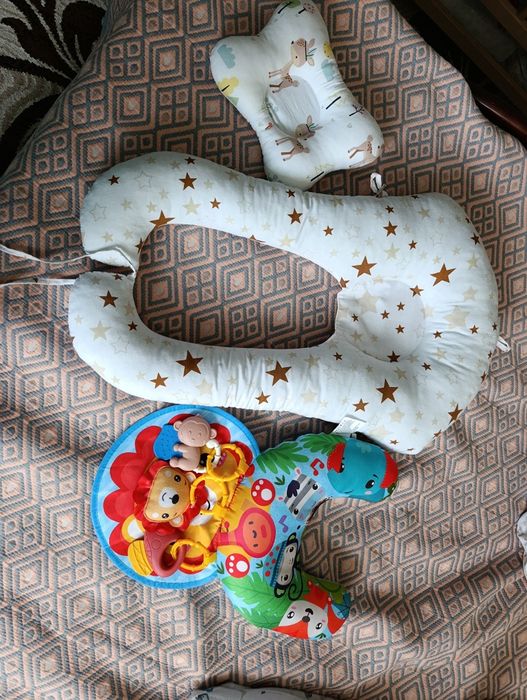 Подушка для лежання на животику, кокон та подушечка