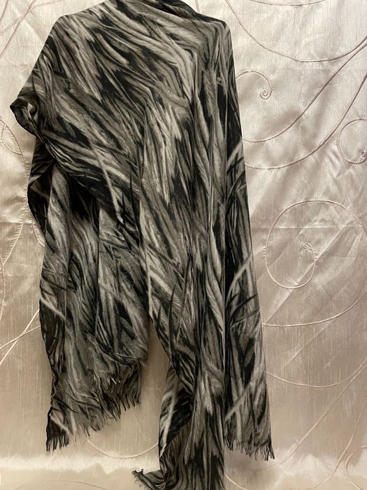 Elegancki duży szal