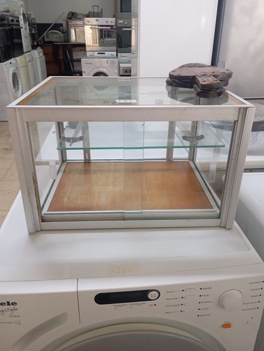 Vitrine varias utilidades