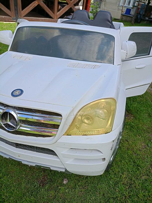 Дитячий автомобіль