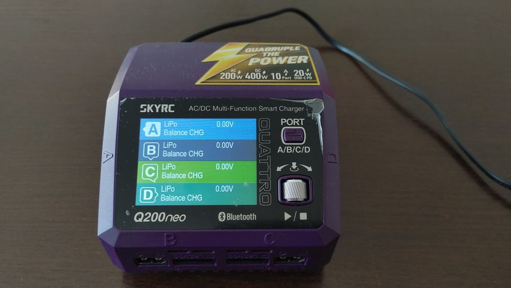 SkyRC Q200neo Profesjonalna Ładowarka Modelarska 4 Kanały Bluetooth
