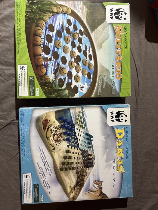 Jogos de tabuleiro WWF Solitário e Damas chinesas