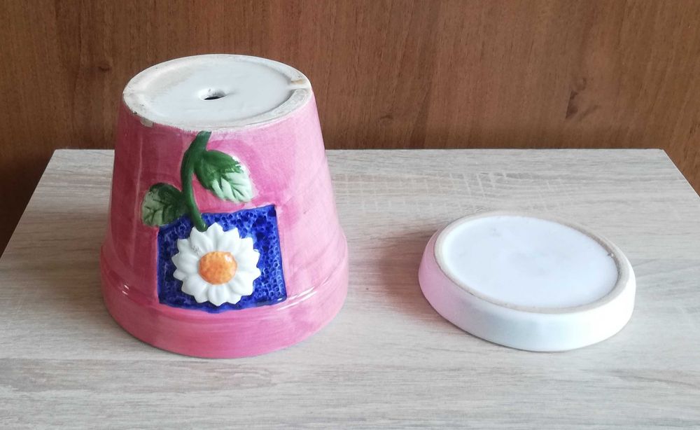Doniczka ceramiczna  z podstawką .