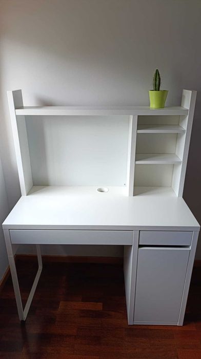 Secretária IKEA MICKE Branca com Estante – Muito Bom Estado