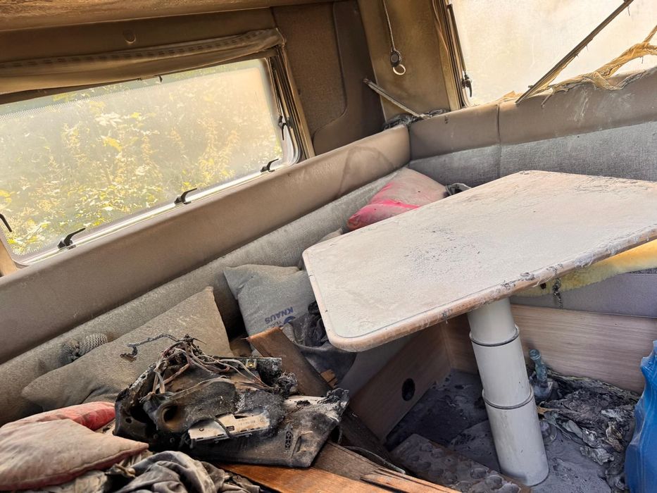 Przyczepa kempingowa Knaus 450 ,2025 rok. Spalony srodek