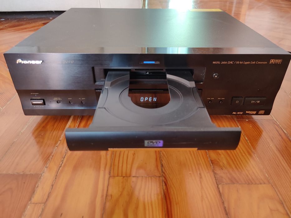 Conjunto de Amplificador Rega Brio e Leitor DVD Pioner DV-717