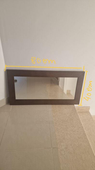 Consola com espelho separado