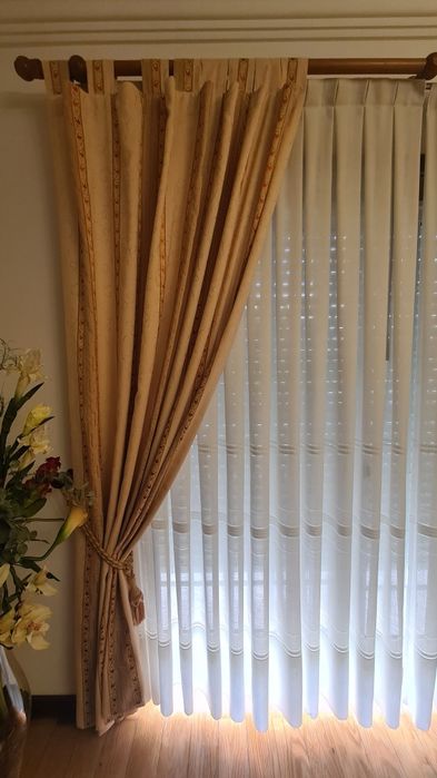 Cortinas e reposteiro de sala