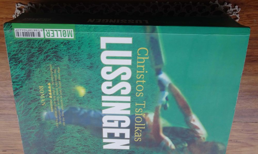Lussingen de Christos Tsiolkas (em Dinamarquês)