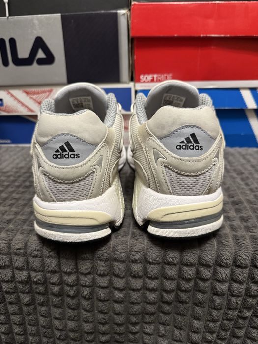 Чоловічі кросівки 43(27,5см)adidas Response CL "Crystal White" оригінал