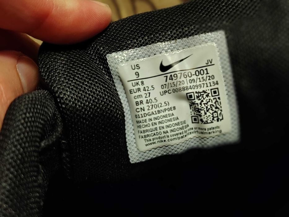 Шкіряні кросівки NIKE AIR MAX COMMAND EUR42/27.5CM