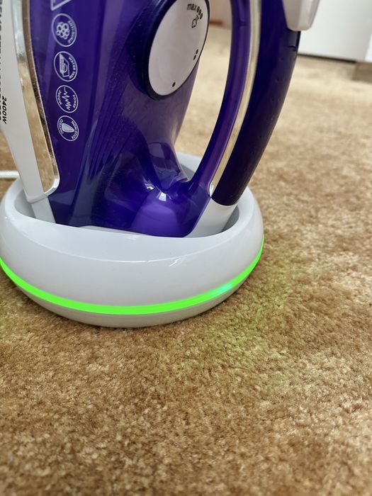 Żelazko bezprzewodowe Russell Hobbs