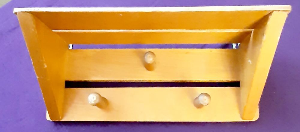 Полочка  антикварная