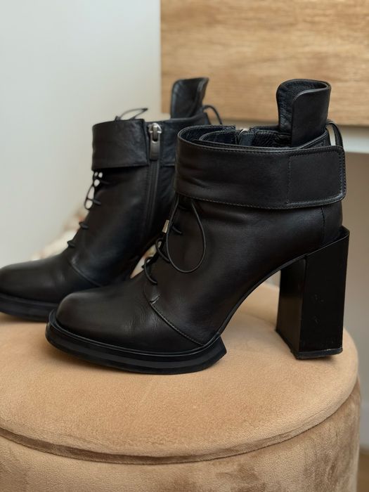 Осінні черевики від ESTRO