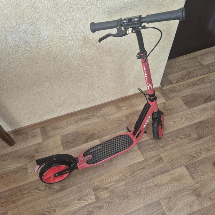 Самокат Maraton.