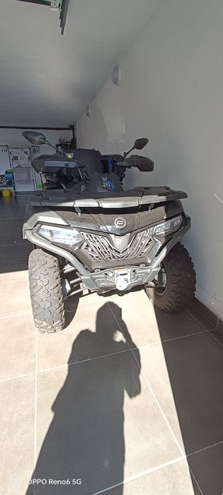 Moto quatro semi novo