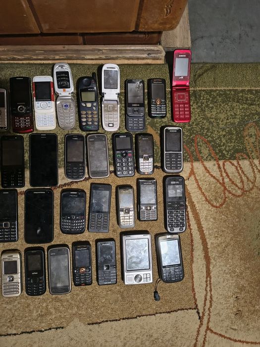 Telefony komórkowe retro