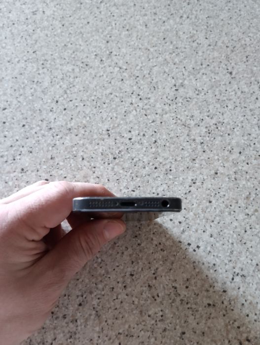 Продам IPHONE 5 16G БВ