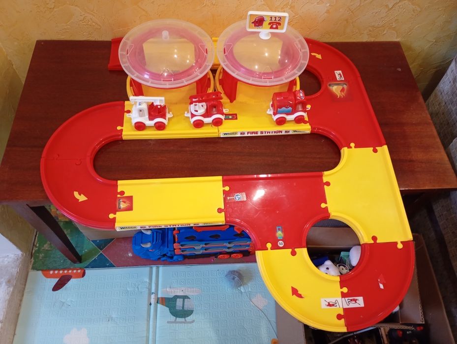 Пожарная часть, трек, гараж