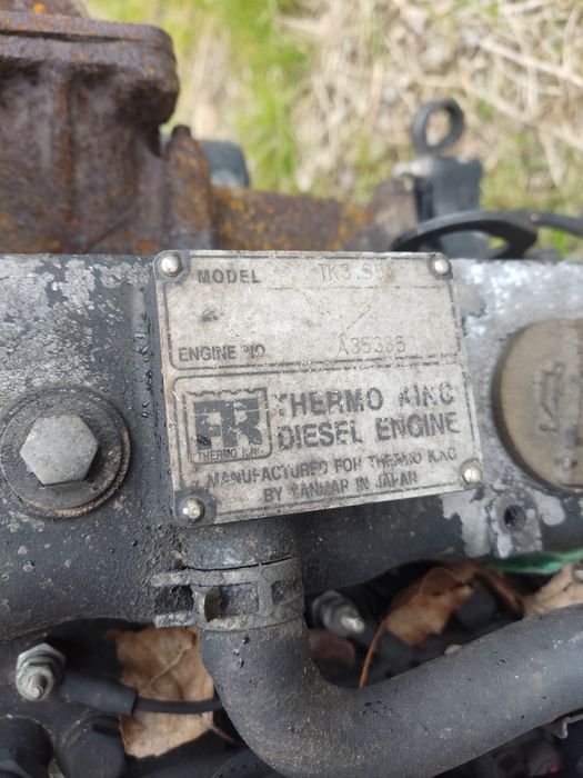 Silnik spalinowy 3 cylindrowy yanmar tk3.95a