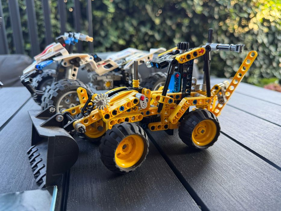 Zestaw LEGO Technic 42004 – Mini Backhoe Loader