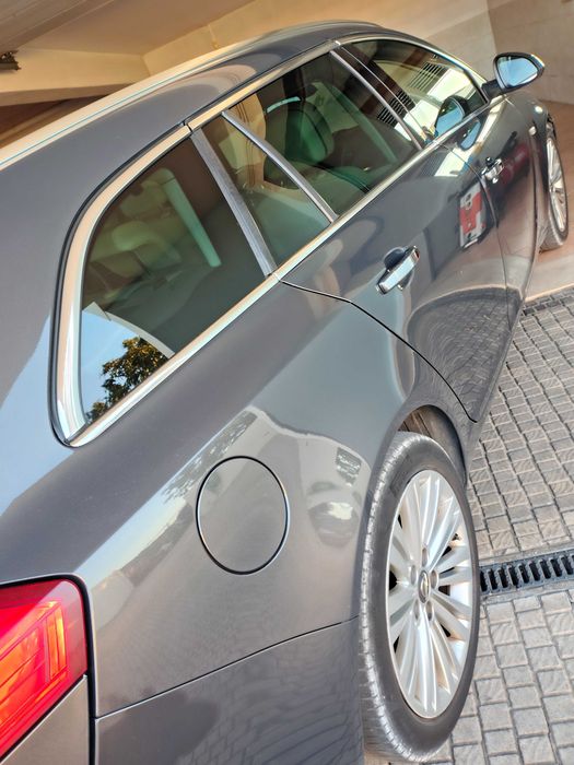 Venda viatura OPEL INSIGNIA
